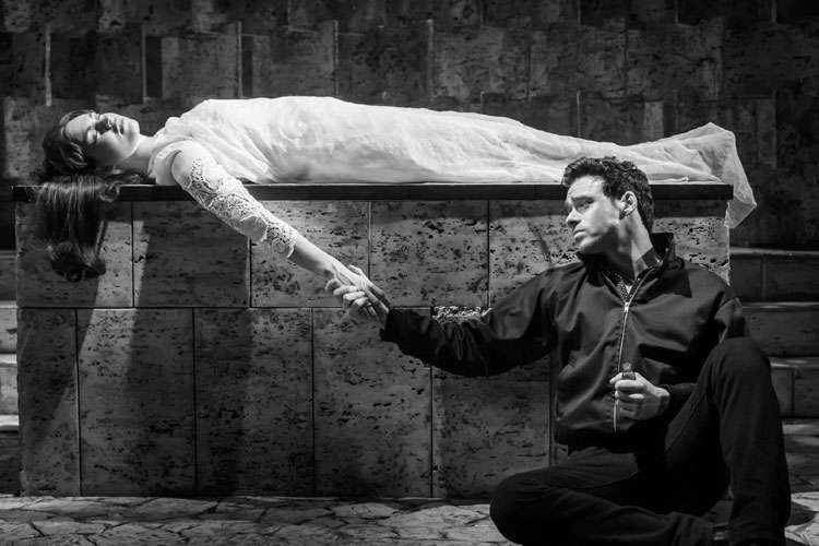 KBTC Romeo and Juliet Garrick Theatre Lily James (Juliet) Credit Johan Persson