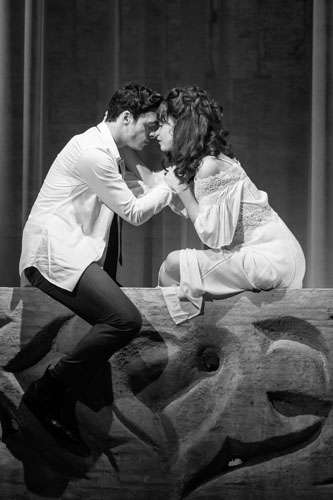 KBTC Romeo and Juliet Garrick Theatre Lily James (Juliet) Credit Johan Persson