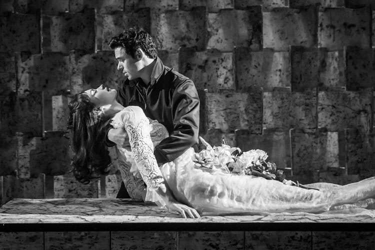 KBTC Romeo and Juliet Garrick Theatre Lily James (Juliet) Credit Johan Persson