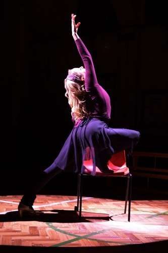 Tamzin Outwaite (Mavis) in Stepping Out. Photo credit Nobby Clark.