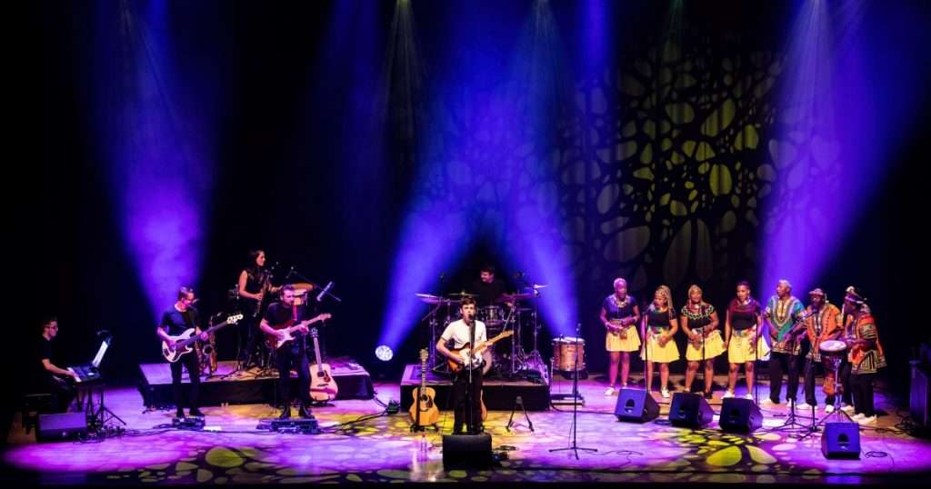 GRACELAND LIVE - Josh Turner and The South African Cultural Choir UK - Photo Hamish Gill.