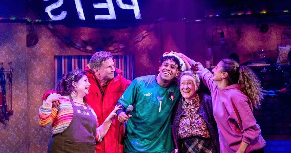 Crackers: A Festive Family Farce