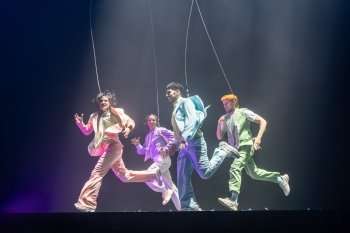 Fuerza Bruta: AVEN. Photo credit: Johan Persson