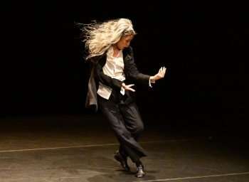 Saburo Teshigawara: Waltz. Photo by Akihito Abe