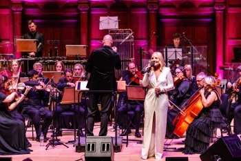 Kerry Ellis and the Fulltone Orchestra at Cadogan Hall. Photo credit: Danny Kaan