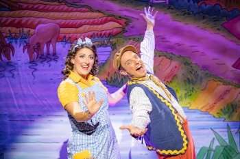 Jodie Micciche as Jill and Al Dunn as Jack in Jack and the Beanstalk © Craig Fuller