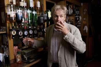 Robert Bathurst in Jeffrey Bernard is Unwell. Photo credit: Tom Howard.