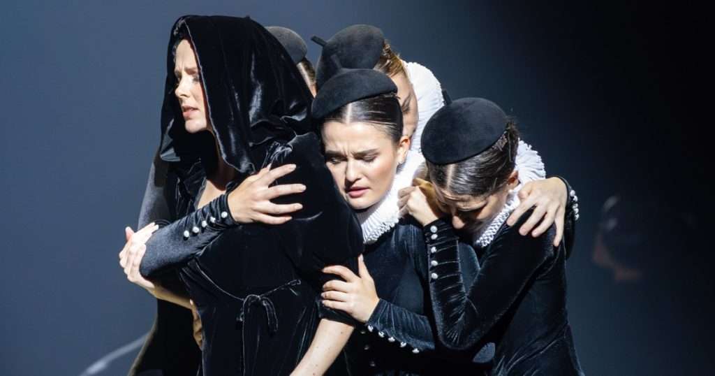 Roseanna Leney As Mary In Scottish Ballets Mary Queen Of Scots Credit Andy Ross